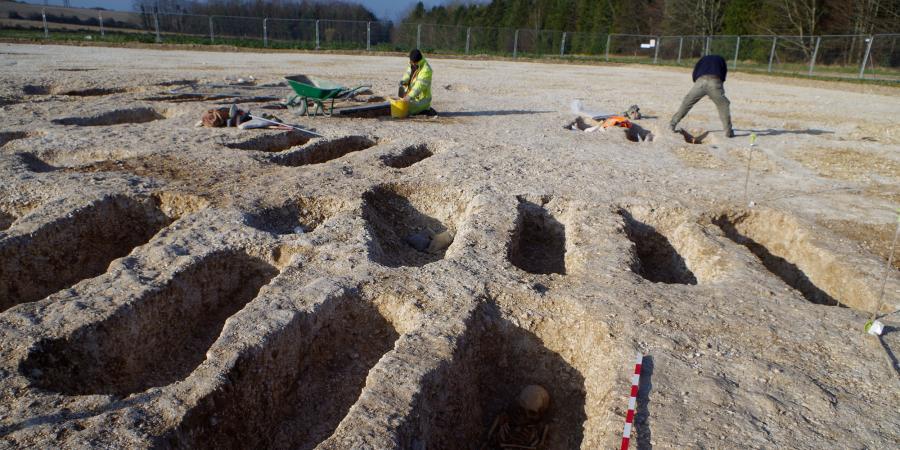 Excavating Anglo-Saxon graves at Bulford