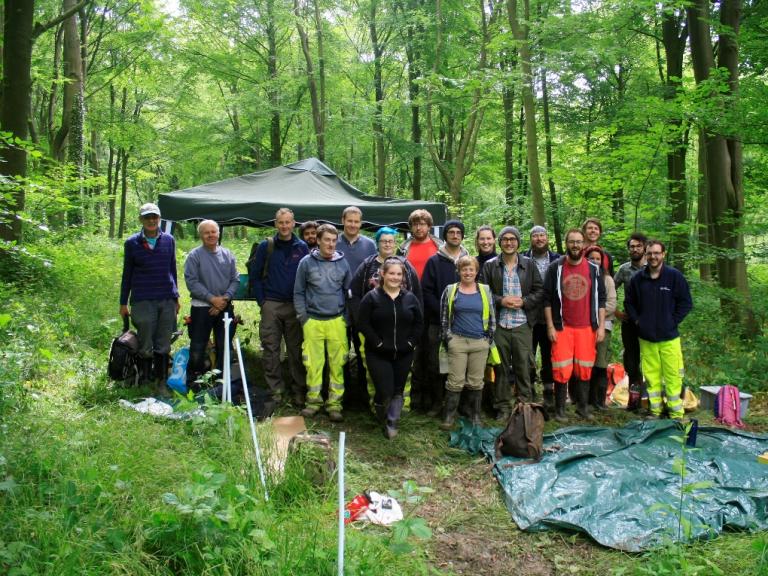 Archaeologists and volunteers at Harthill