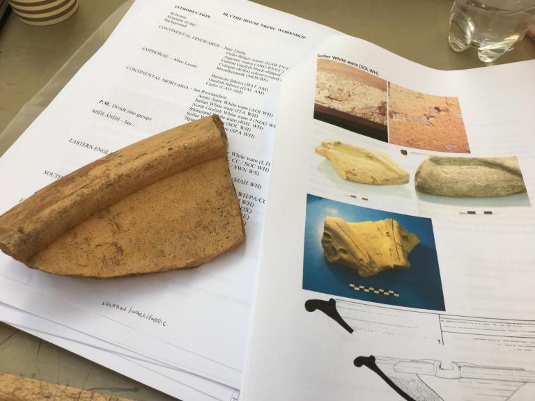 Roman pottery and written material to help you familiarise yourself with how it looks