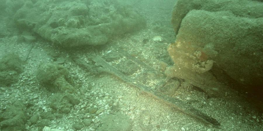 Unknown wreck on the seabed, surviving hull structure