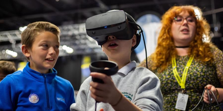Virtual Reality (VR), Augmented Reality (AR), Gaming, Immersive Heritage Experiences