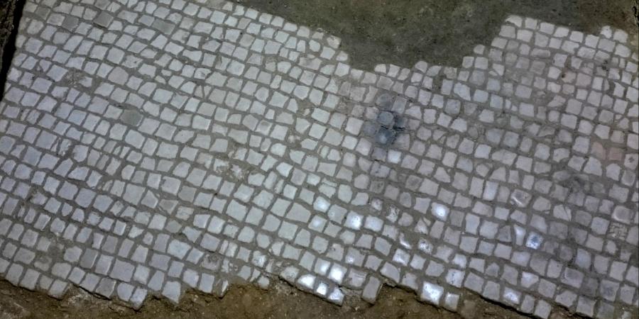 East of the Baths: Roman remains at Bath Abbey - Roman floor
