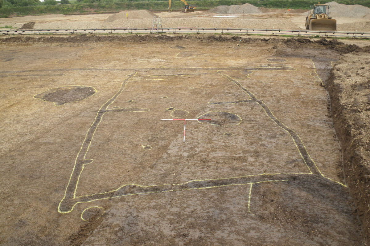 Remains of Neolithic house at Horton - features outlined in yellow