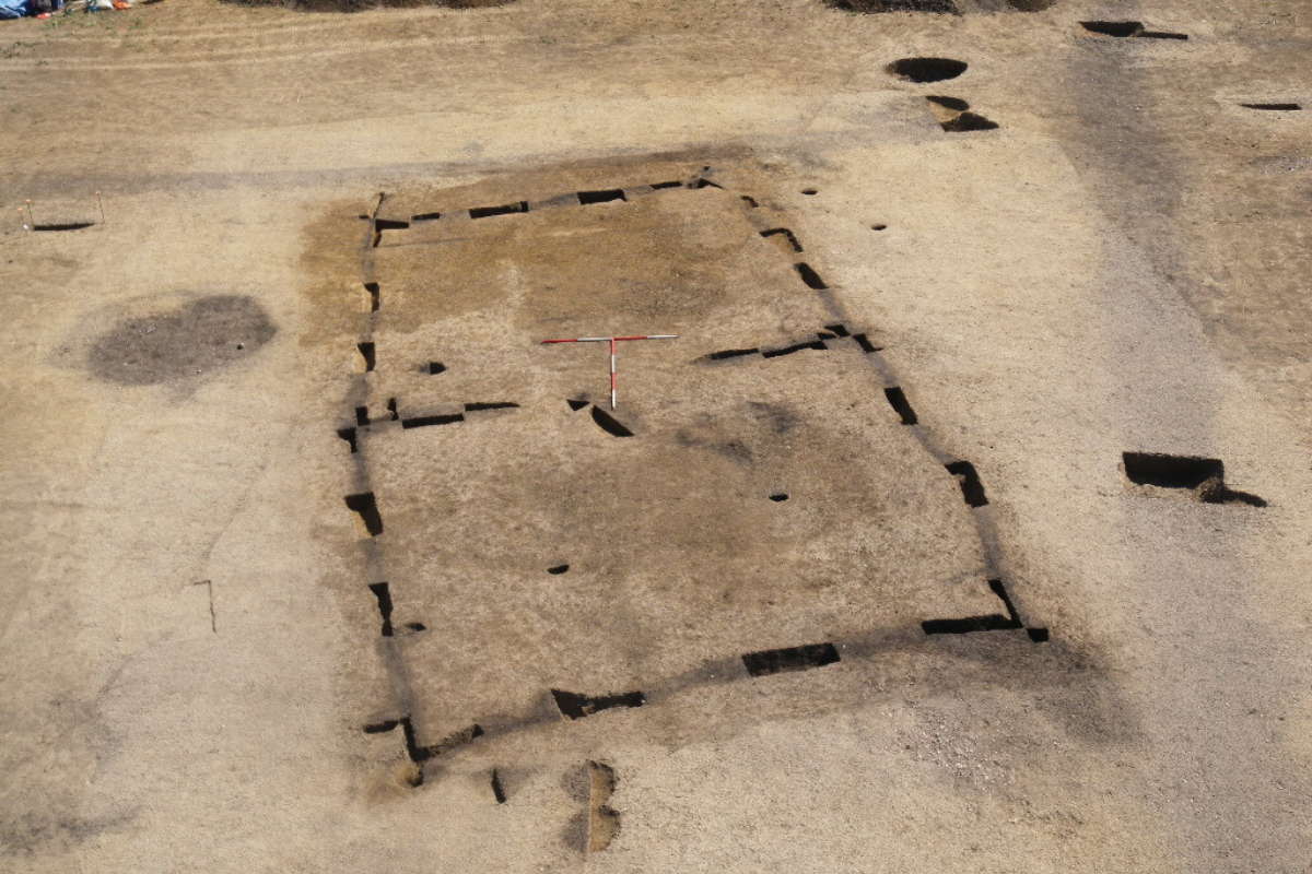 Remains of Neolithic house at Horton, with excavated slots shown