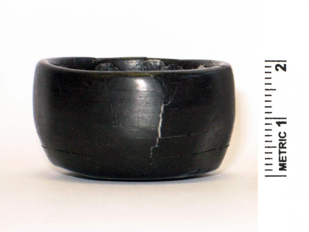 Shale object from Beaker burial