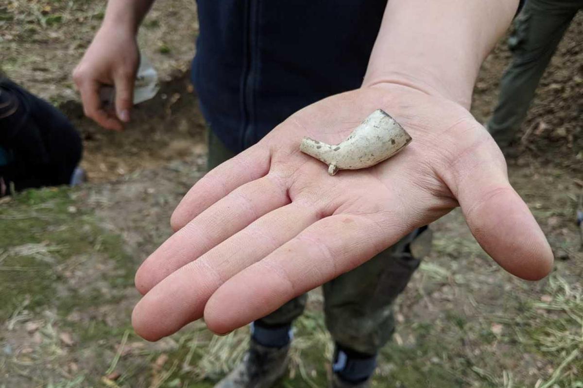 Clay pipe bowl found in Area 4