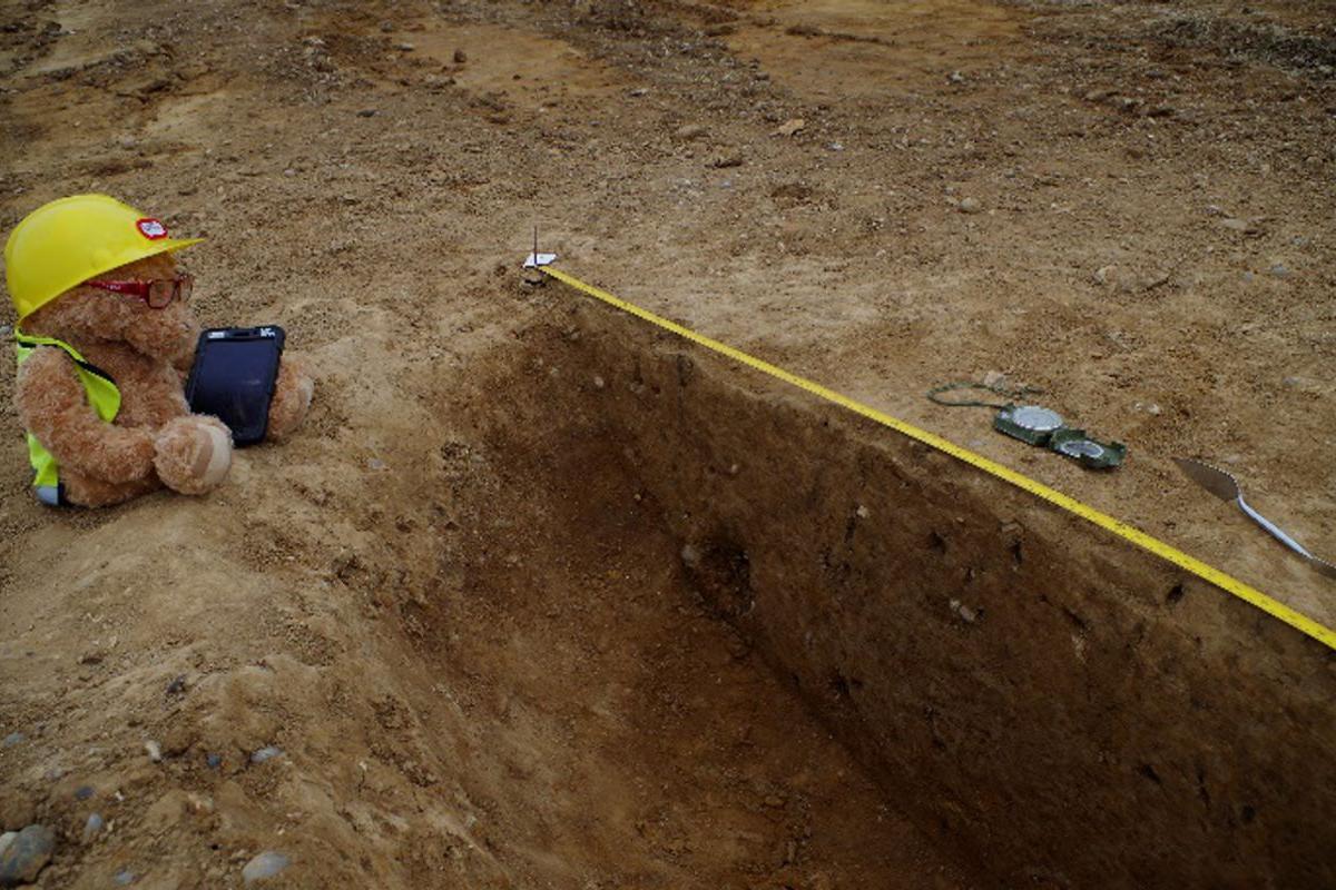 Kent Jones recording a section