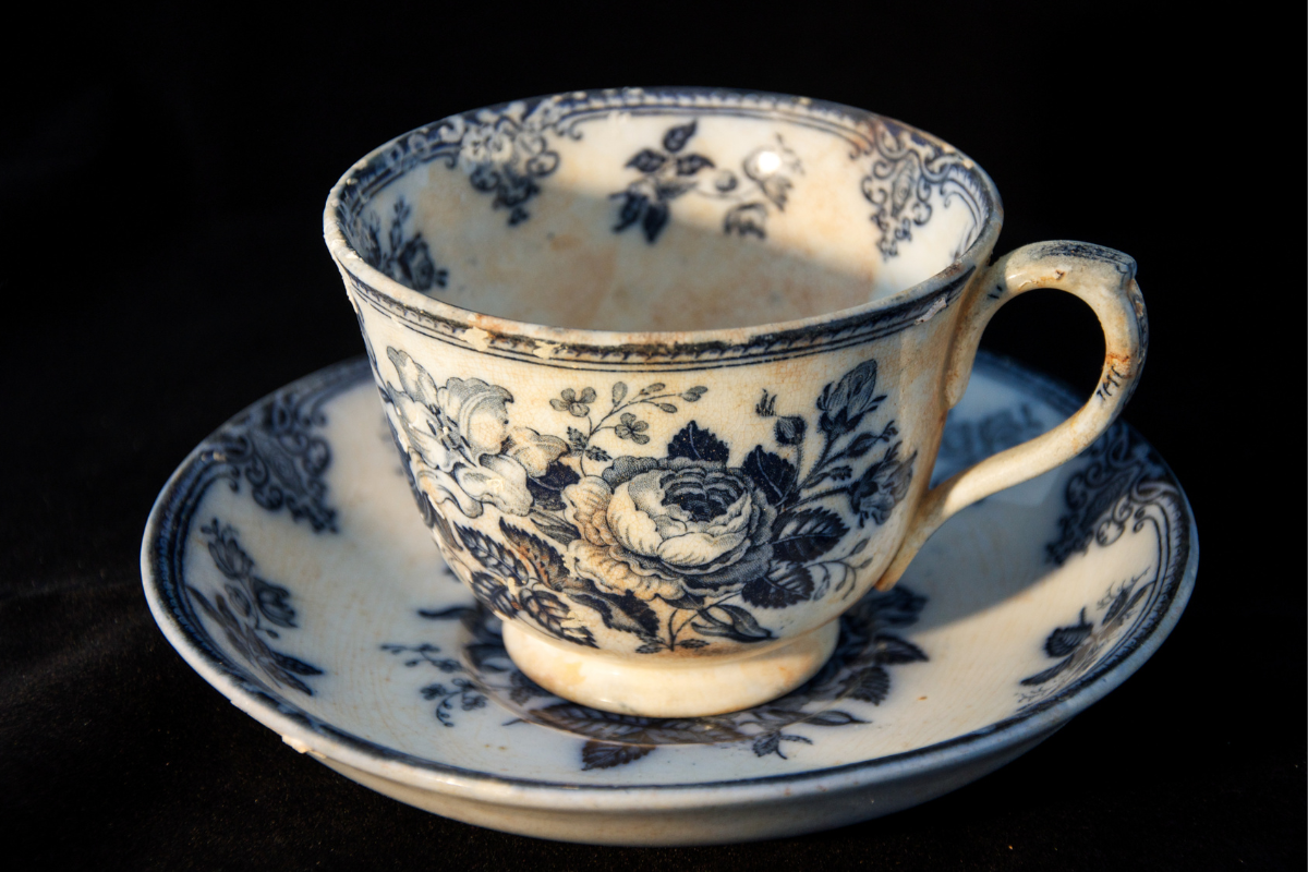 Cup and saucer © Stefan Panis