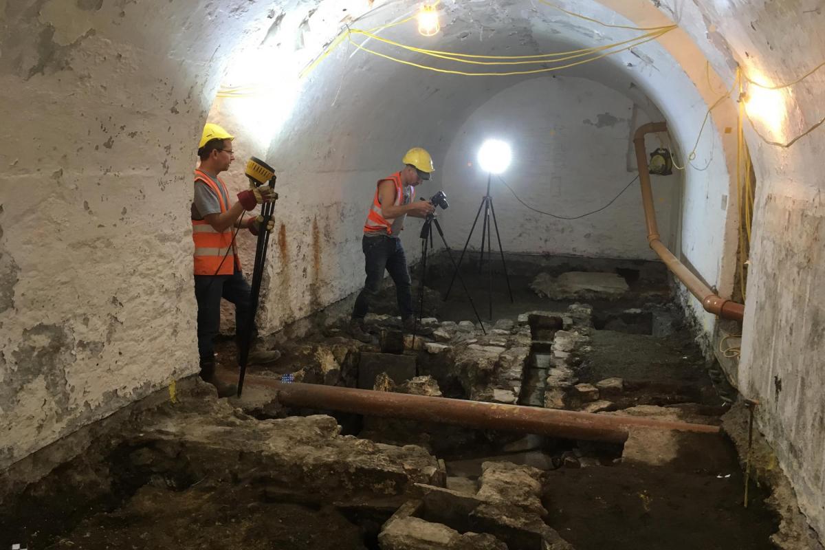 Archaeological excavation and recording work below Bath Abbey