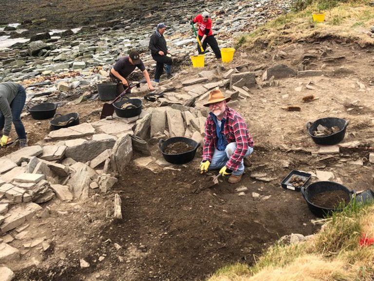 Alan Braby excavating