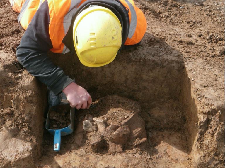 Excavating early Bronze Age pottery at Sherford New Town